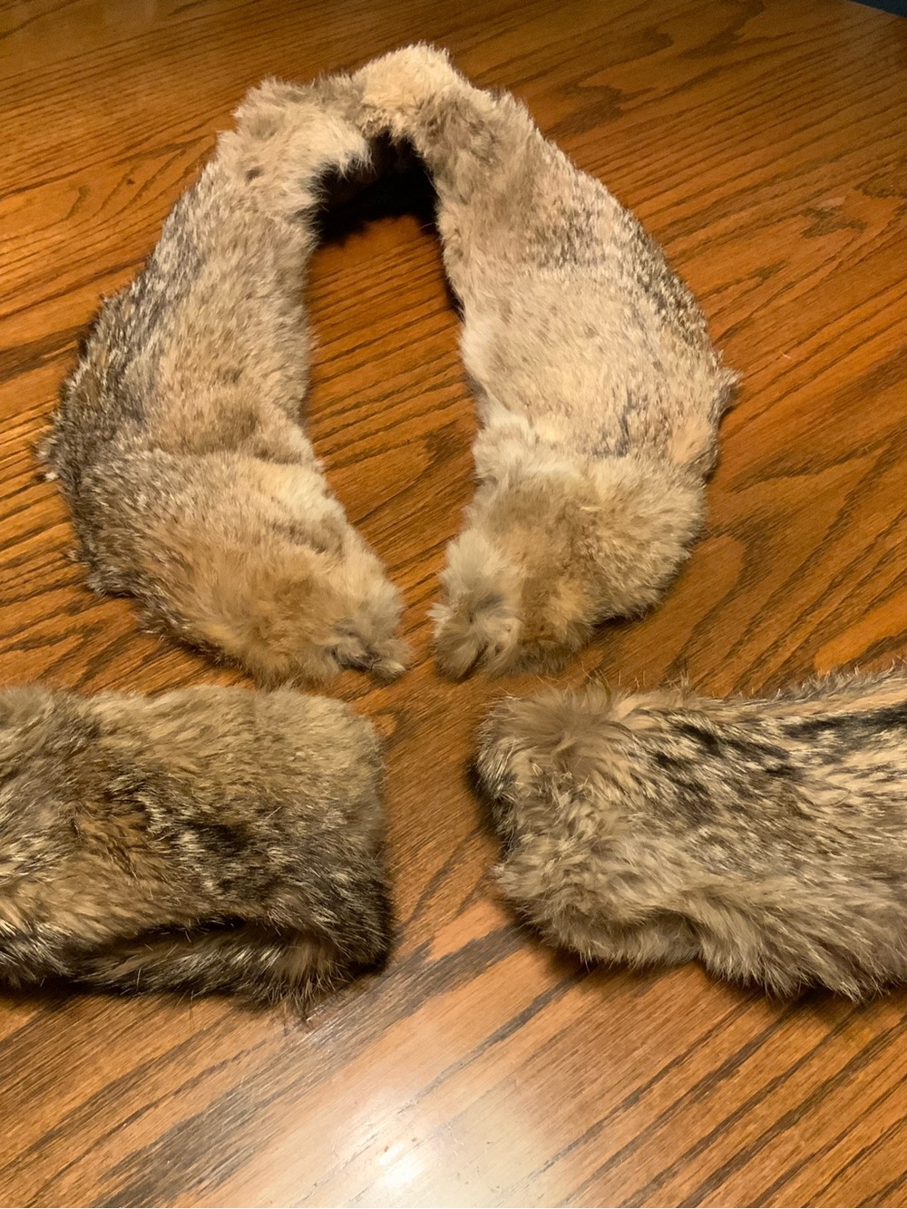 Natural Brown Fox Fur Collar and Cuffs - Unbranded